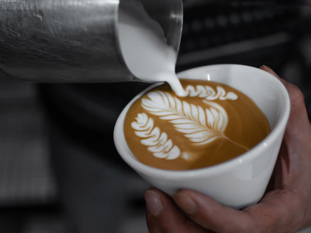 Capuchino con latte art