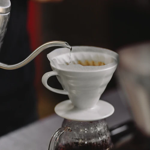 Café de filtro preparándose
